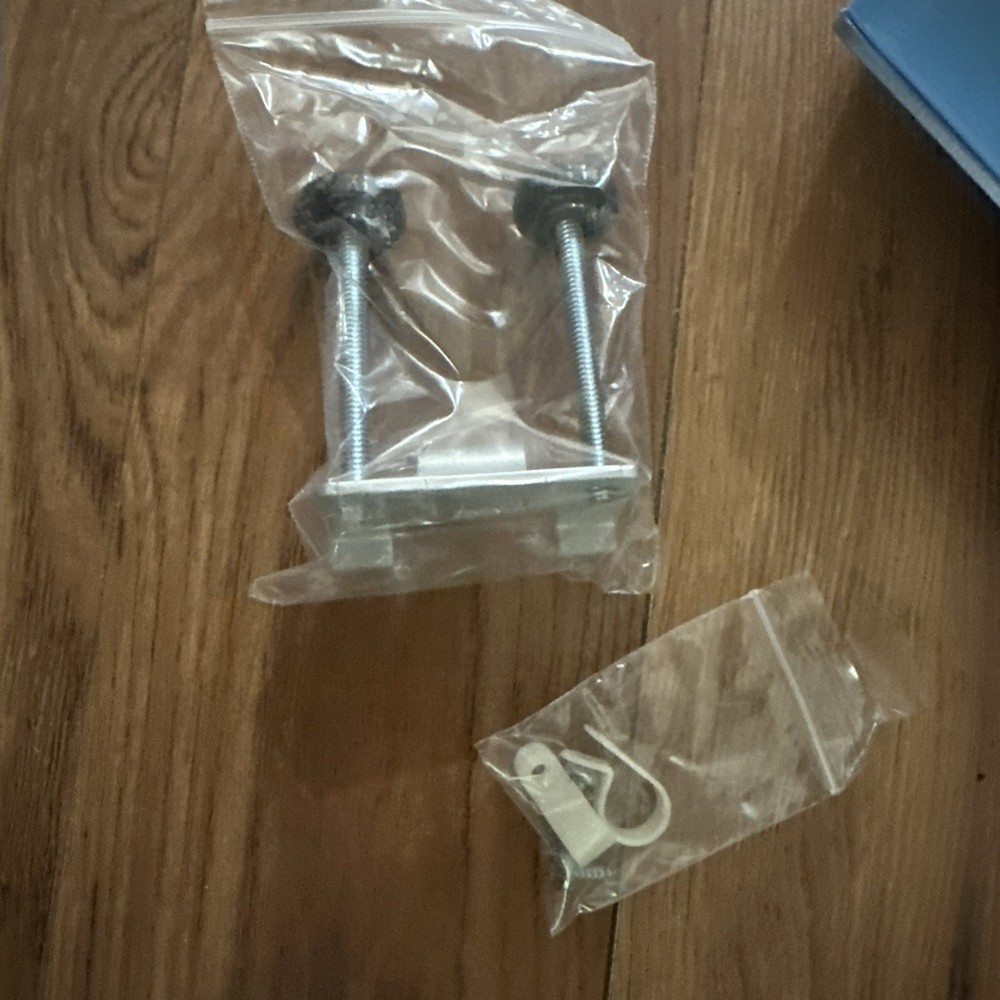 Dekko Ashley 210 Surface Power Module w/USB Clamp, 5-15P, 6