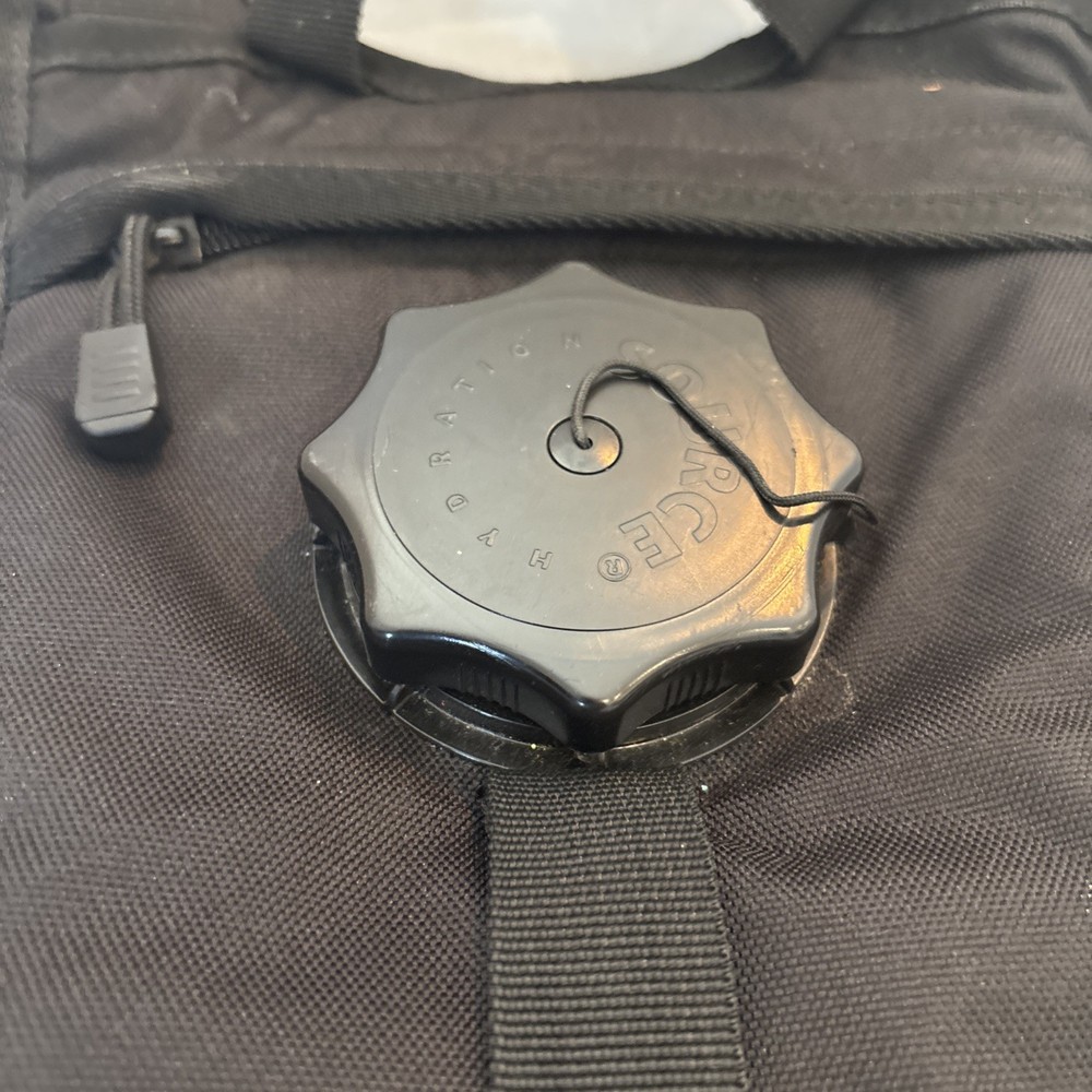 SOURCE HYDRATION SYSTEM W/ BLADDER, HOSE USMC TACTICAL Blackpack Bag