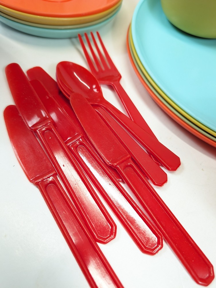 Mid Century Plastic Dinnerware Set Service for 4 22pc Arnoldware Sterilite