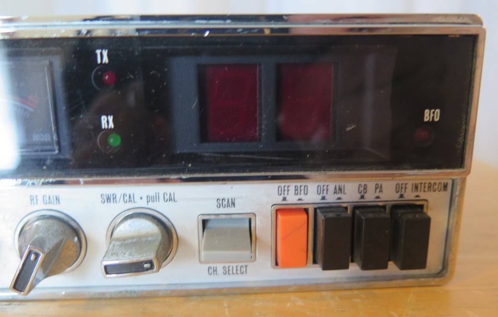 Vintage Robyn GT-7C CB Transceiver with Microphone