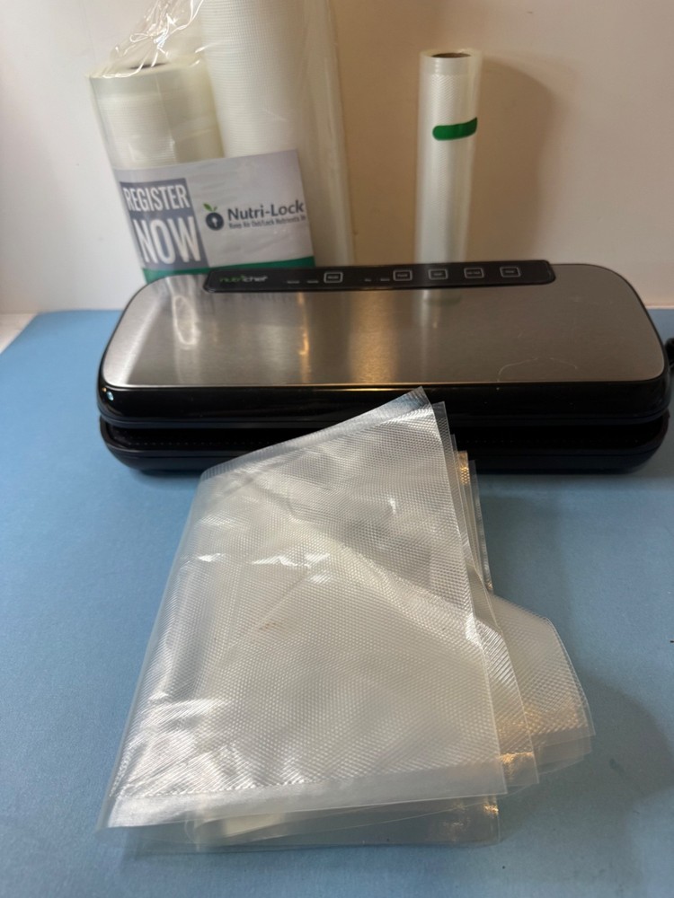 NutriChef PKVS20STS Vacuum Sealer  - Silver with Extra Bags