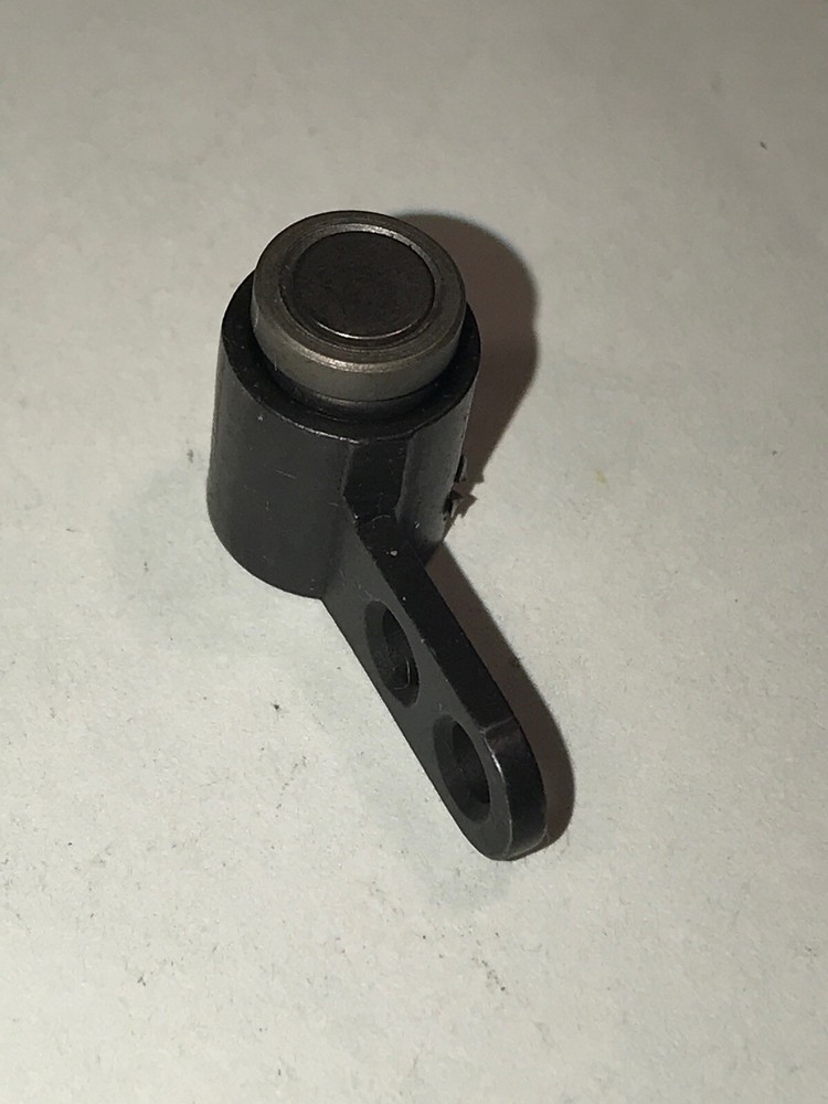 *NOS* 223711-SINGER-THREAD RETAINER *FREE SHIPPING*