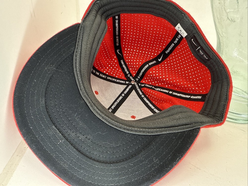 Nike Pil Golf Hat. Flexfit L/XL Red
