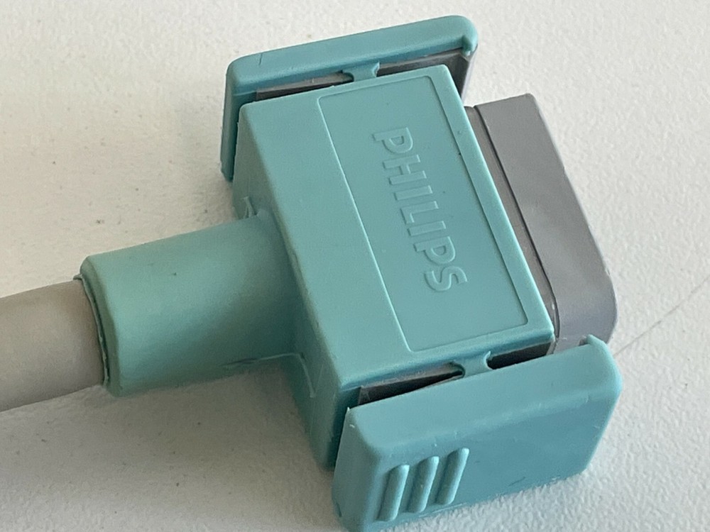 L8: Philips M3081-61602 Connector Adapter Cable