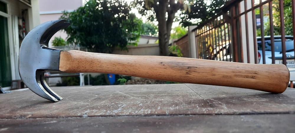 Double Claw Hammer
