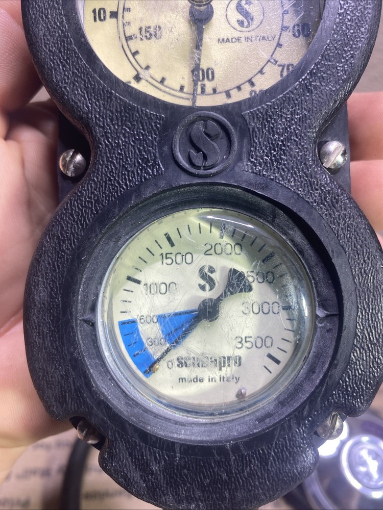 Aqua Lung Scuba Regulator W/ ScubaPro Gauges (UNTESTED)