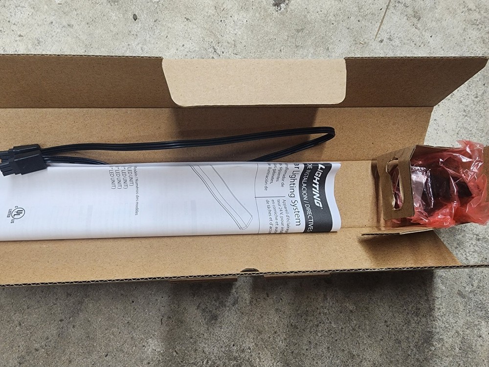 Rayzer Undercabinet Light - 18inch 3500k