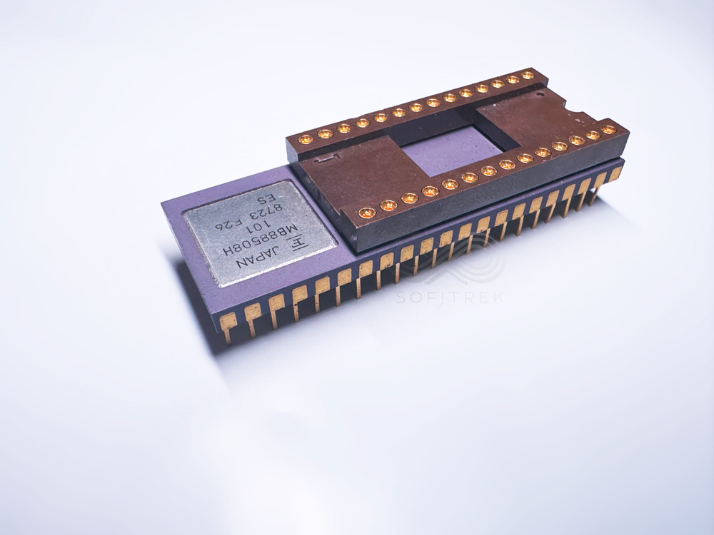 MB88508H Fujitsu CMOS 4-Bit Microcomputer IC Ceramic 42-DIP Gold Evaluation DVic