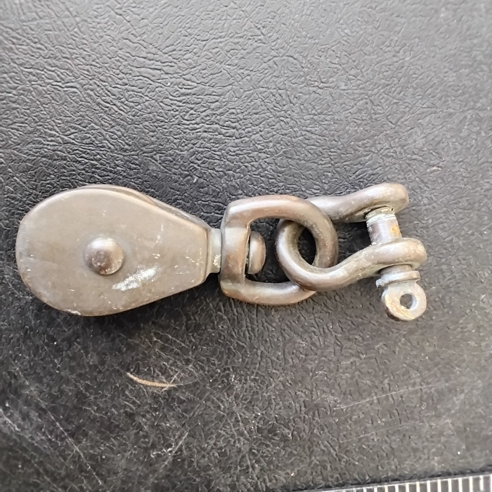 Small Brass,bronze Swivel  Pully