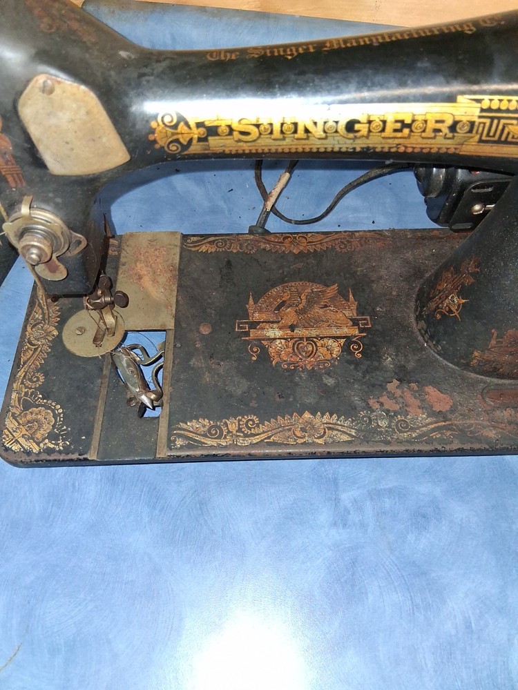 Old Singer Sewing Machine With Box