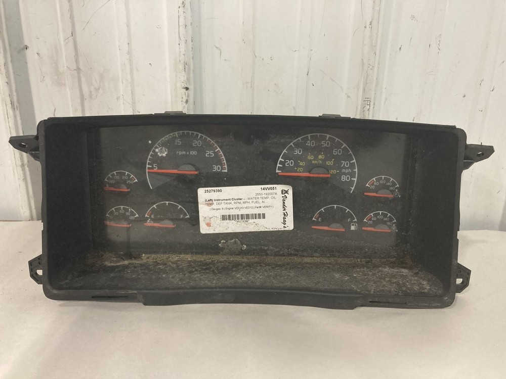 2011-2019 Volvo VNL Speedometer Instrument Cluster - Used