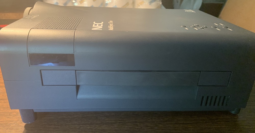 TC78 Used Nec Technologies Multi Sync LT100 Portable Projector Works great!