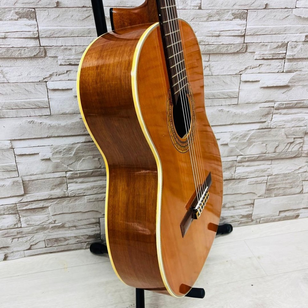 Zen-On Vintage Classical Guitar With Hard Case