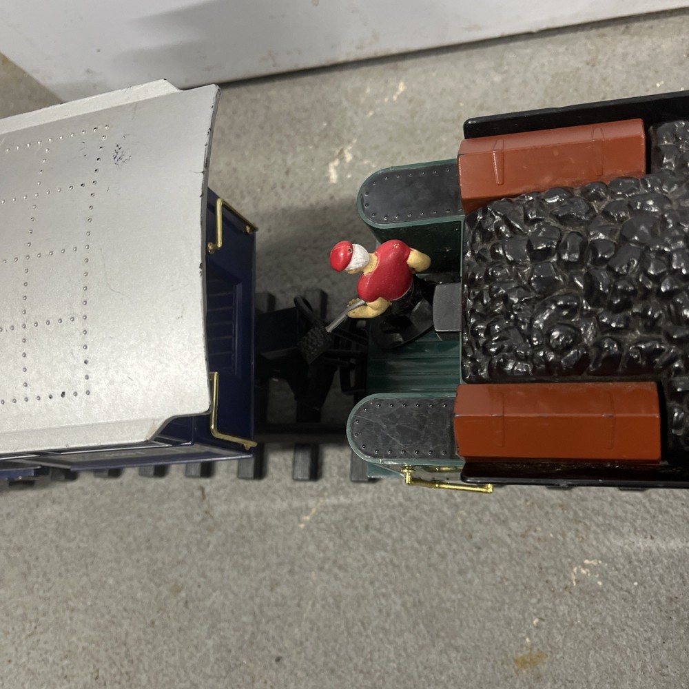 EZTEC Train Set Works includes tracks to complete oval, Locaomotive, coal car