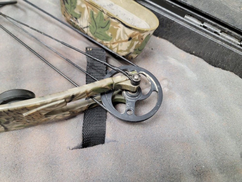 PSE Archery Carrera Right-Handed Camo Compound Bow a-x