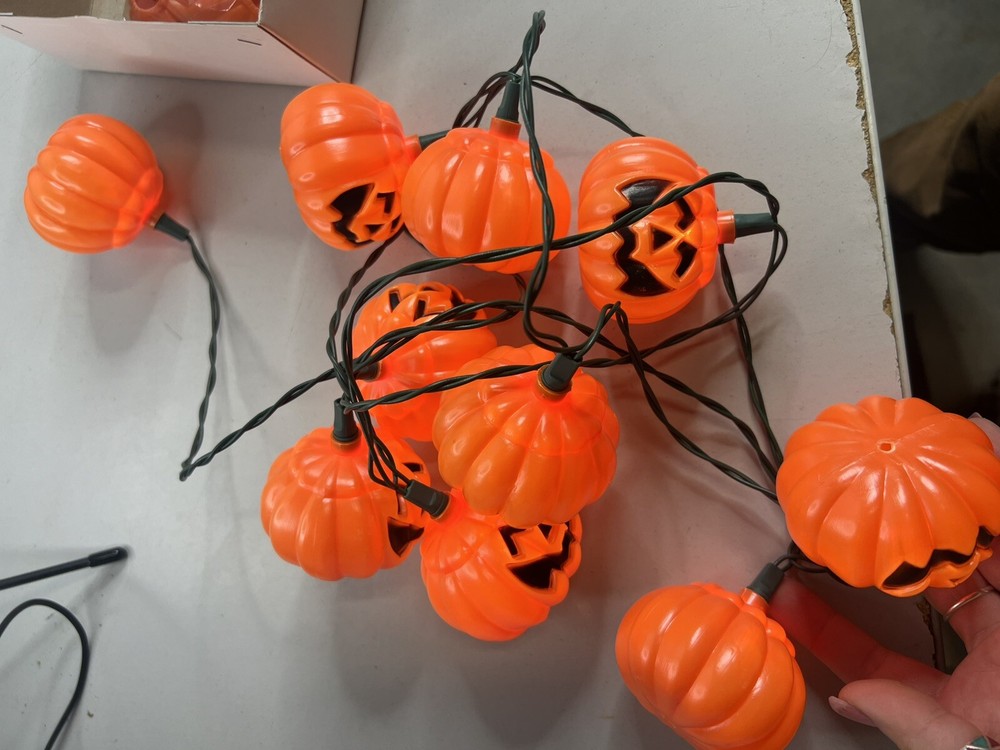 Vintage NEW Halloween PUMPKINS 10 Light Set String Plastic Blow Mold