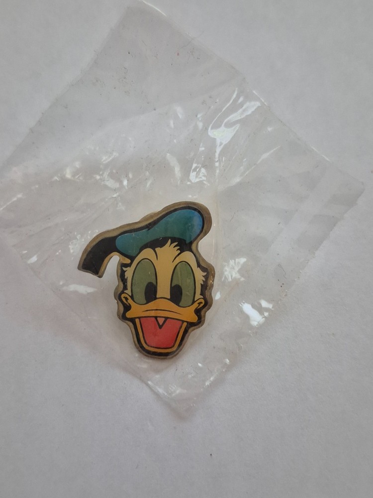 WDW - Donald Duck Pin in Package