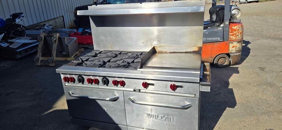 Vulcan 6 burner stove with 24 in flat top propane