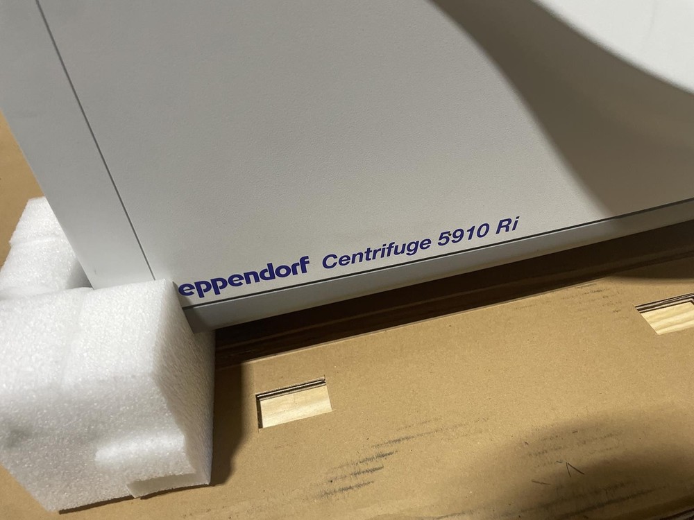 EPPENDORF 5910 RI CENTRIFUGE