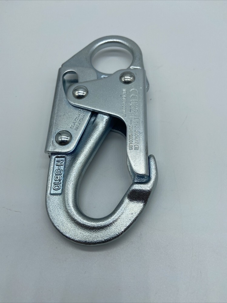 Bond | N-3610 Yoke Double Lock Snap Hook