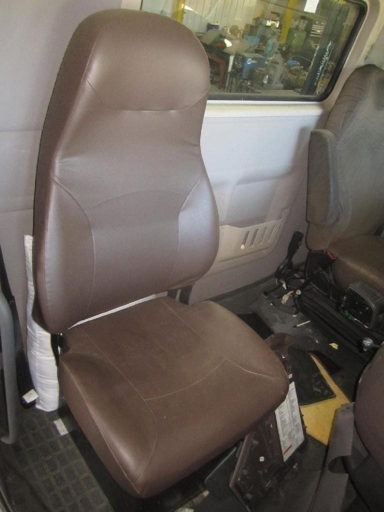 Replaces 2016 VOLVO VNL FRONT SEAT ,  MD
