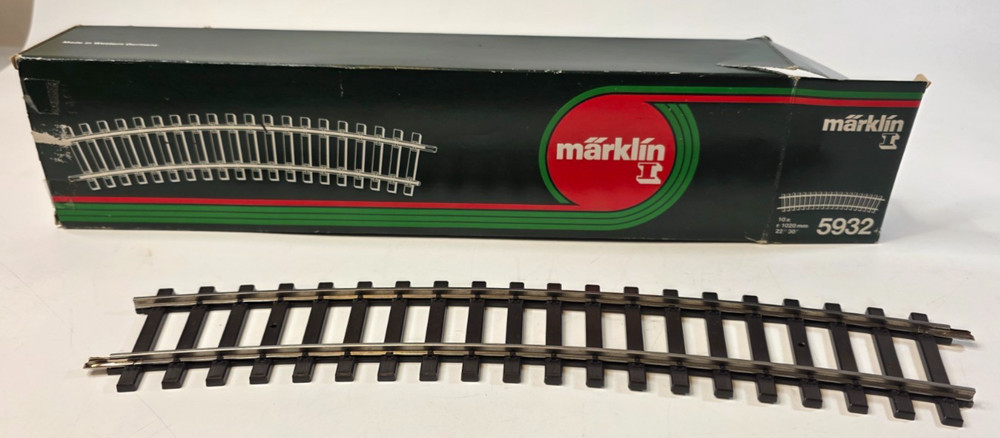 Märklin Track 5932 Curved Rails - NIB