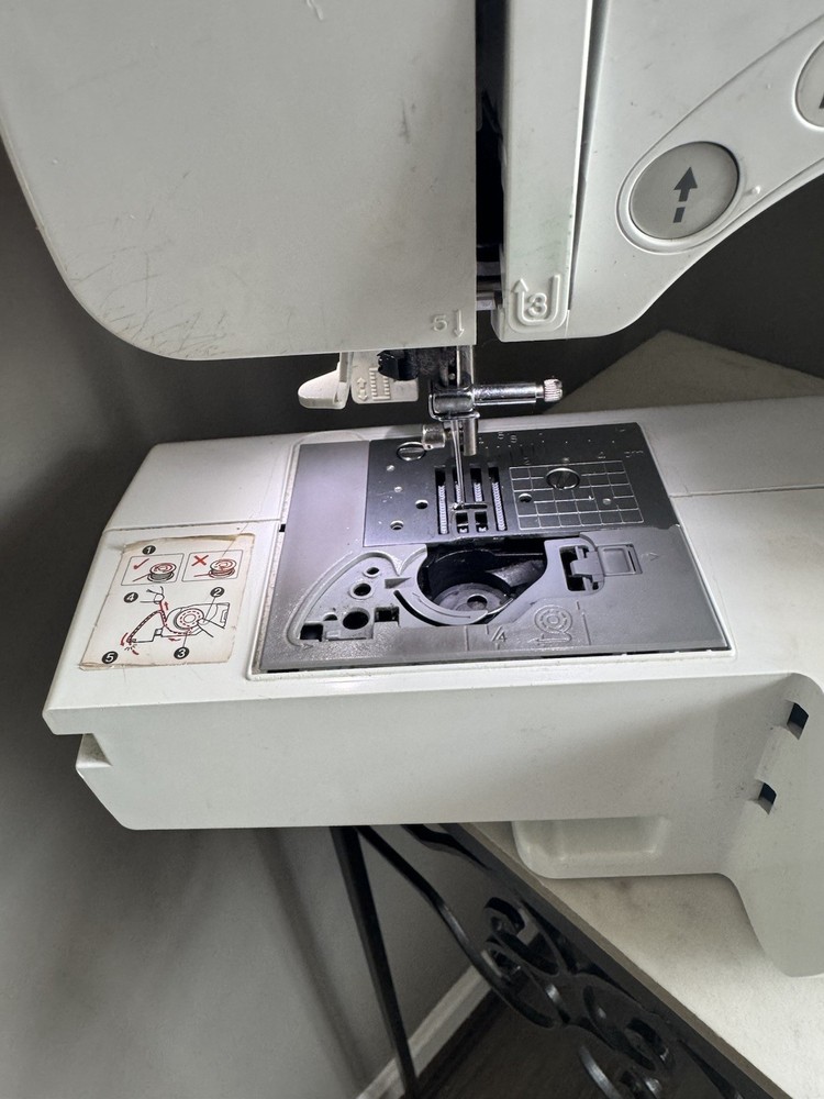 Brother CS-6000i Computerized Sewing Machine w/ Foot Pedal 🔥🔥