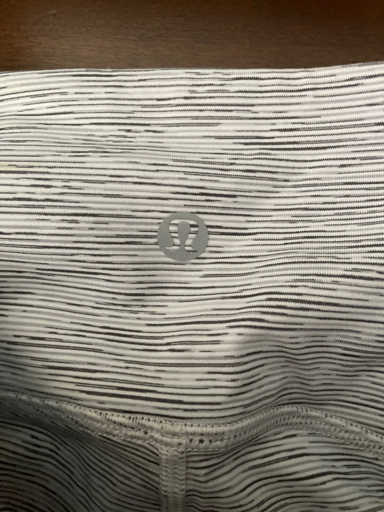 LuLuLemon Tights Size 4 Grey/white Preowned
