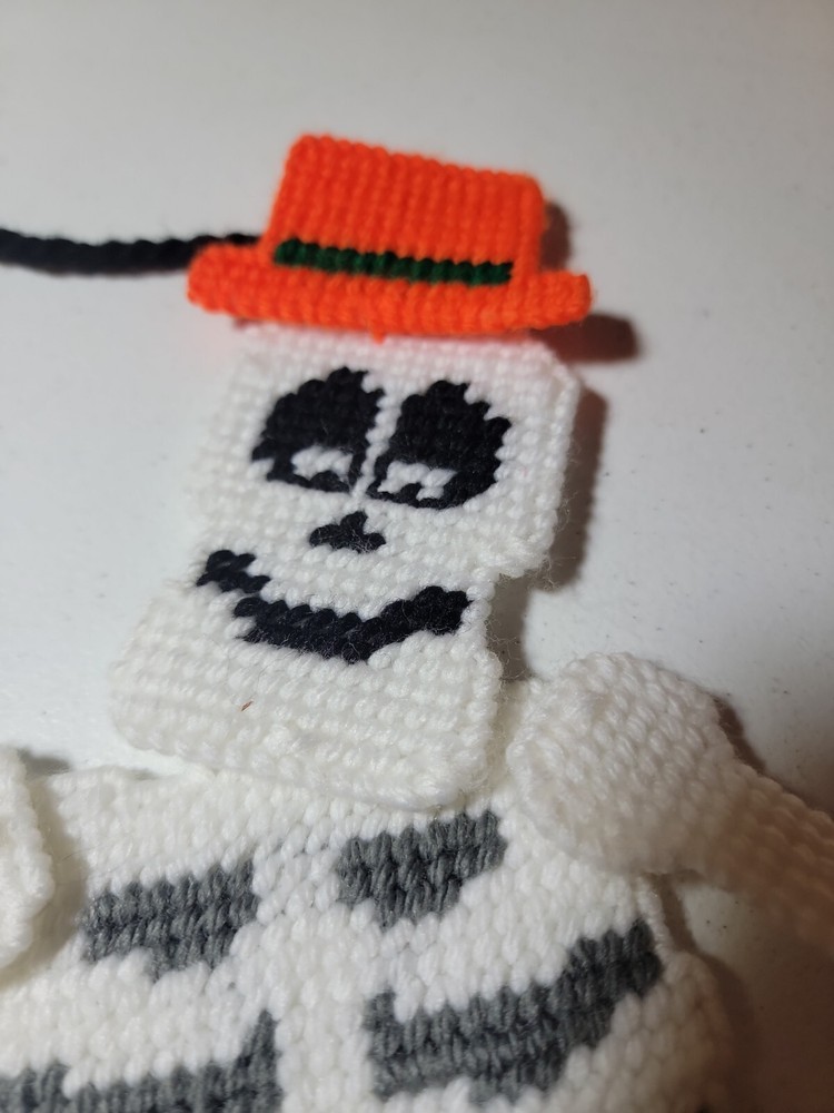Vintage 1988 Needlepoint Plastic Canvas Jointed Movable Skeleton