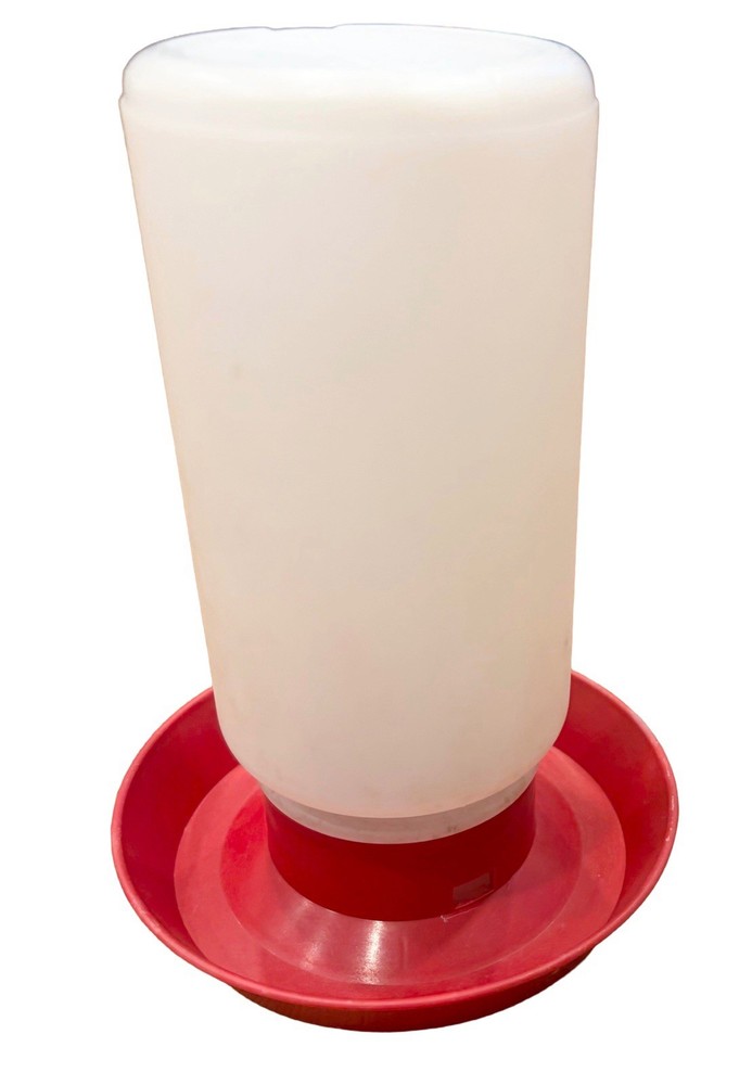 1-quart Plastic Poultry Watered For Baby Chicks