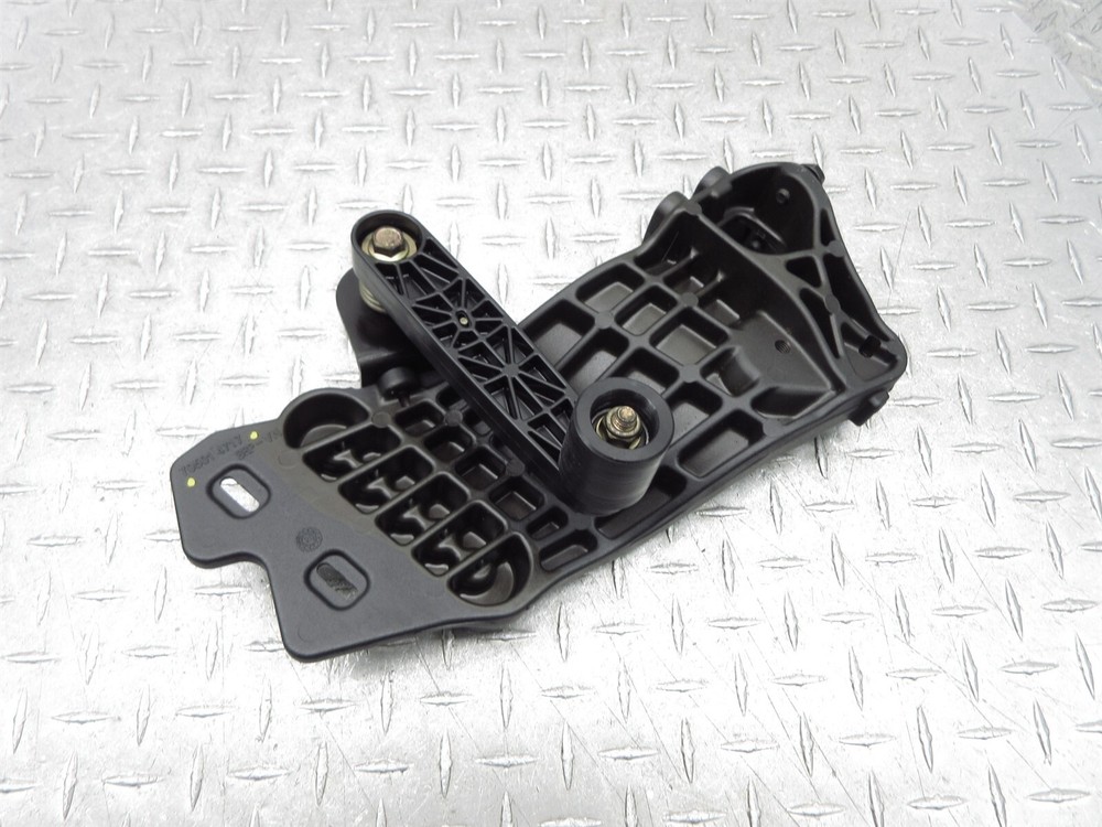 2021 21-22 Can-Am Spyder RT Limited Left Side Lower Mount Bracket Assembly
