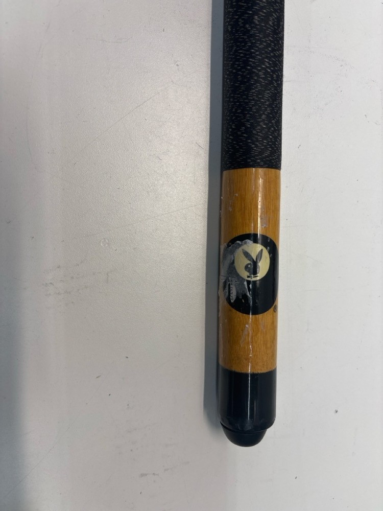 PRE-OWNED PLAYBOY POOL CUE (P23009101)