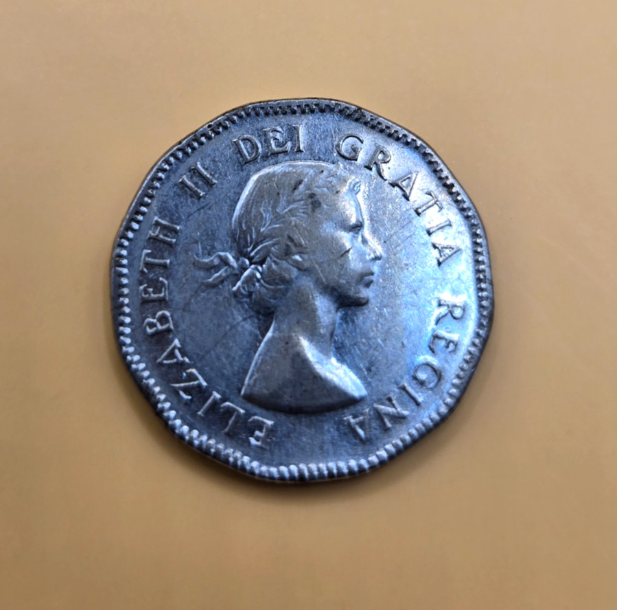 1953 Canada Far Leaf (?) No Shoulder-Fold 5 Cent Nickel Coin Circulated