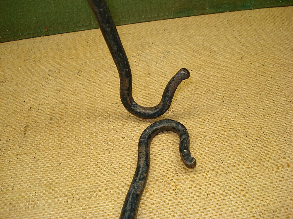 ANTIQUE WISHBONE TYPE POT KETTLE HANGER FIREPLACE HEARTH HOOK IRON PRIMITIVE