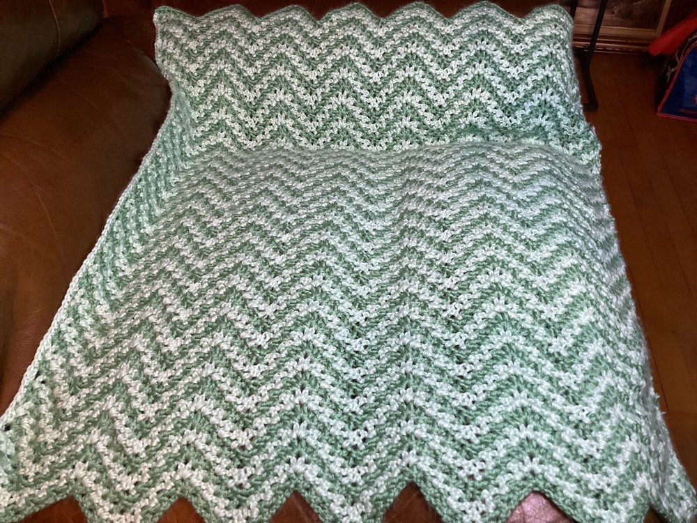 Baby Blanket Gender Neutral Handmade Chevron Pattern Scalloped Edging Beautiful