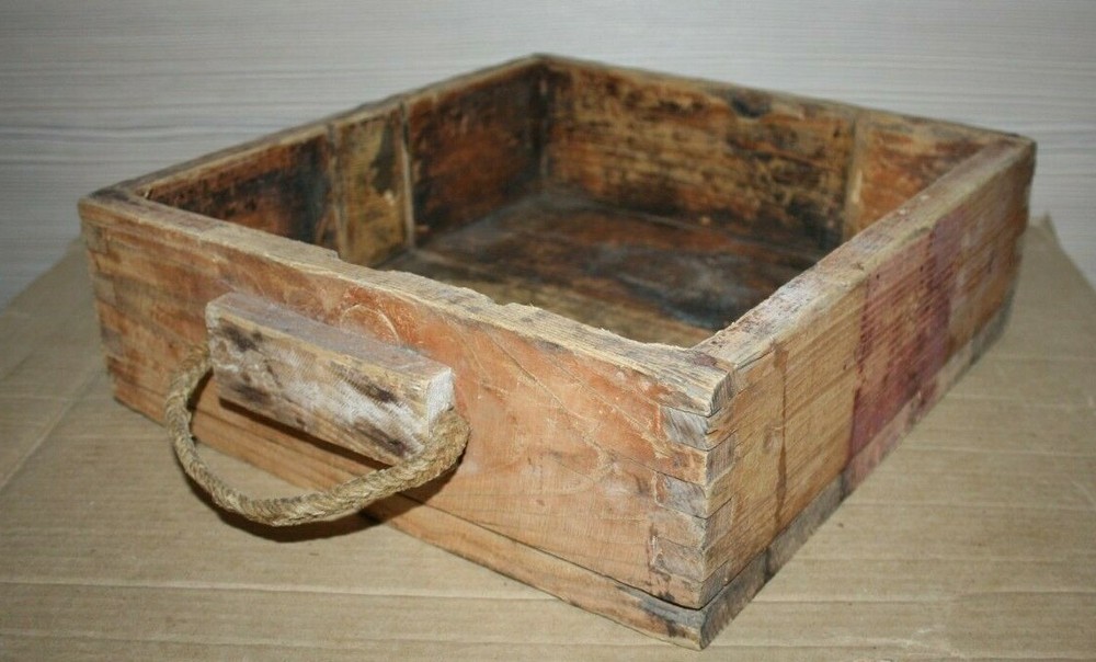 WW2 Original German  Box Holzmine 42