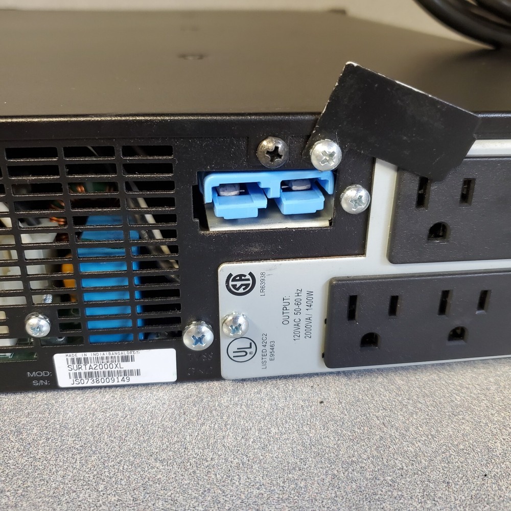 APC SURTA2000XL UPS Extremely nice condition (rackmount no rails or batteries)