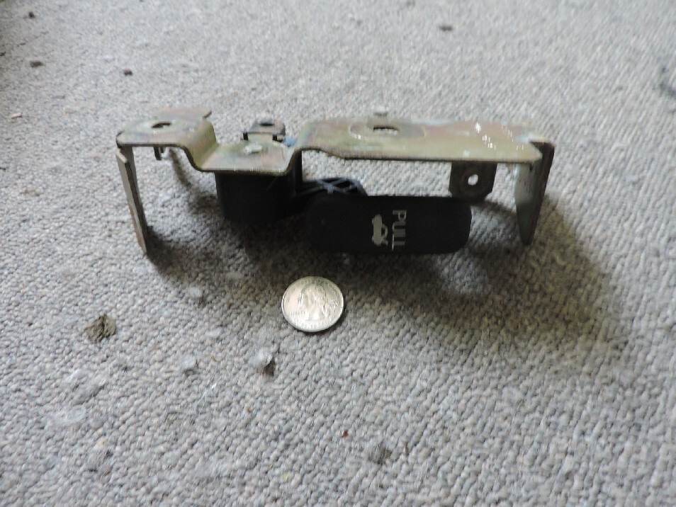 ONE Ford Mercury trunk boot switch release control OEM 94BB-F43385-AB 921002A