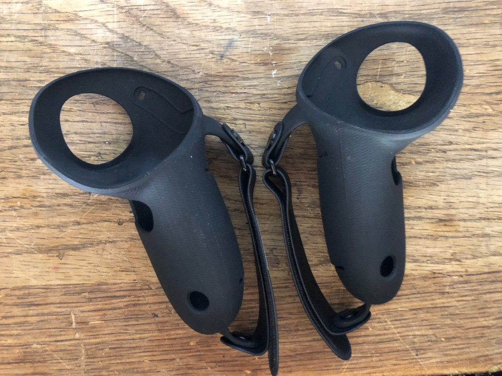 2 Mamur Oculus Quest 3S controller grips