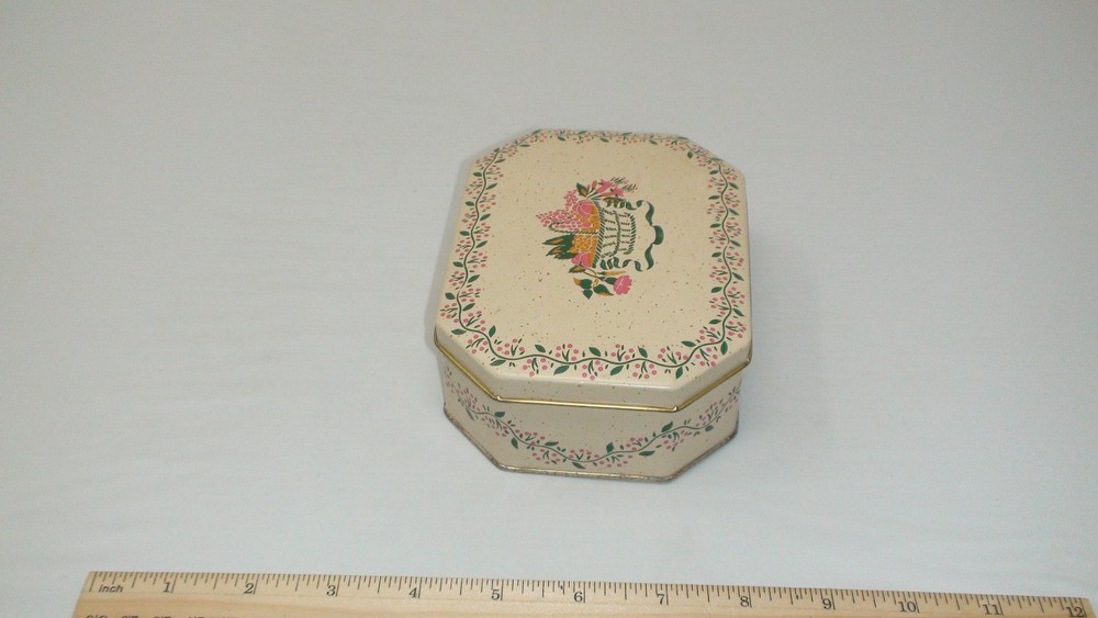 Daher Decorated Ware - Rectangle Octagon Floral Tin Container - Made In England