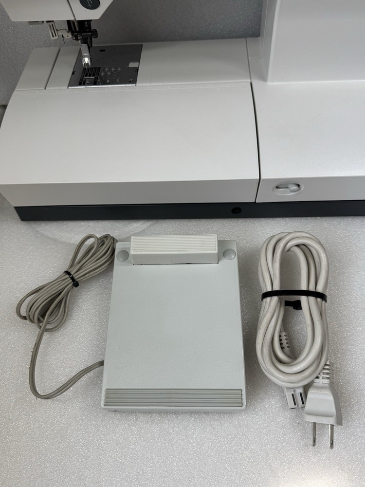 PFAFF Performance 2056 Sewing Machine Tested Working Storage Case