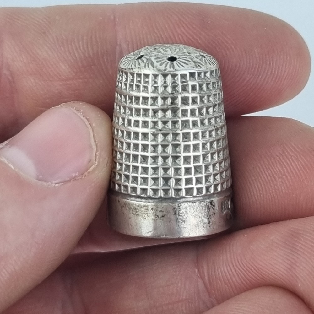 Antique Solid Silver Thimble Chester 1906 Henry Griffith & Sons