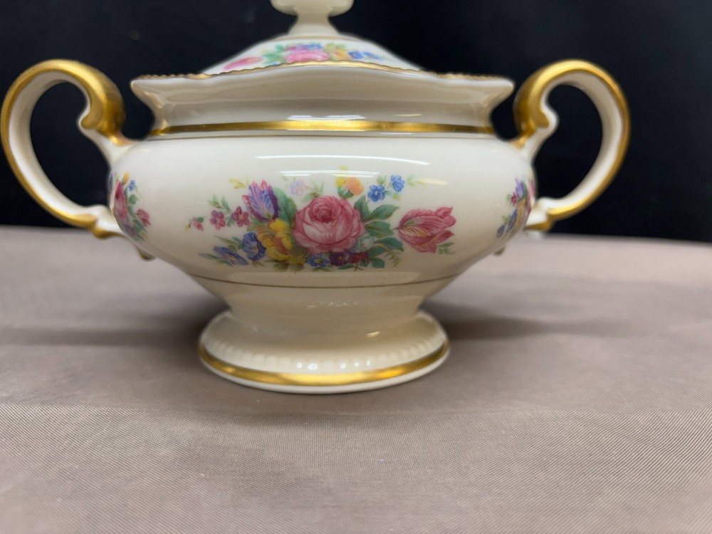 Castleton "CASTLETON ROSE" USA ~ Sugar Bowl w/Lid