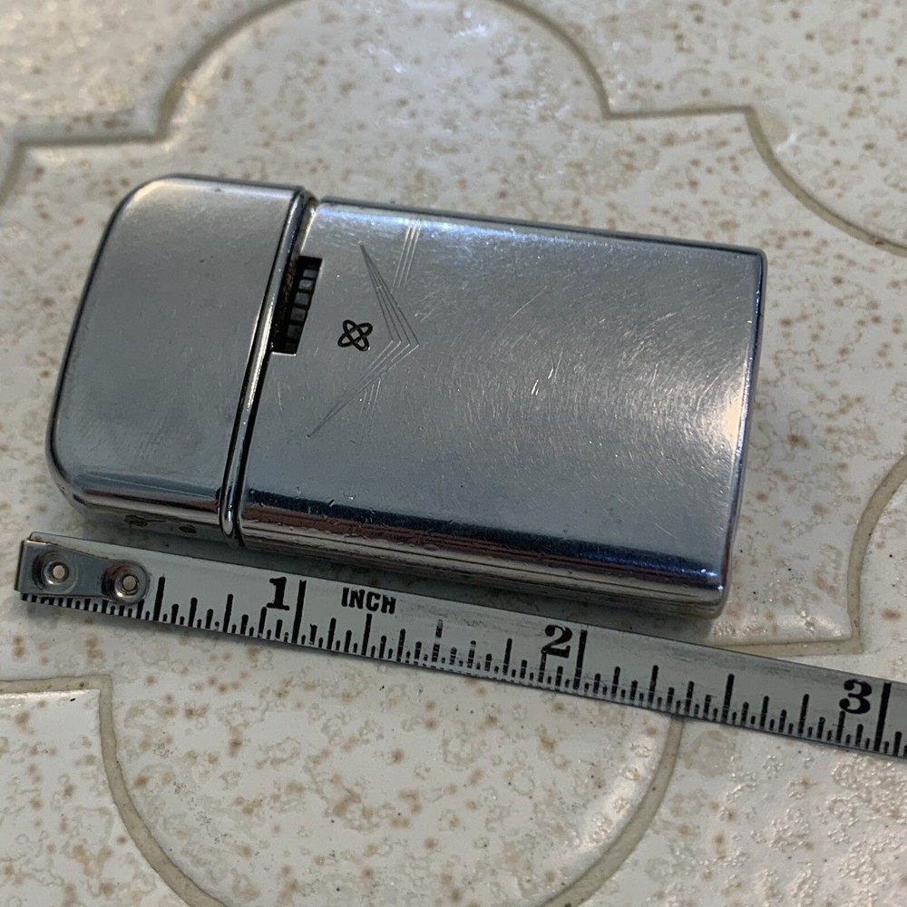 Vintage Ronson Varaflame Windlite Atomic Lighter Silver