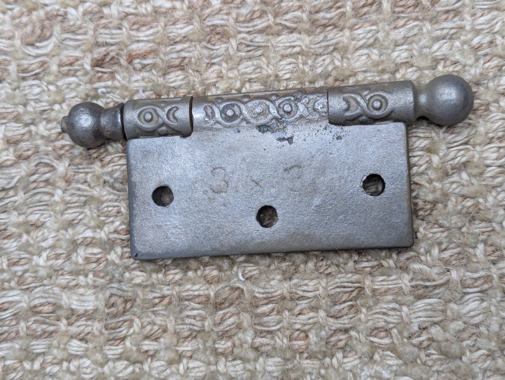 3" x 3" Antique Decorative Cast Iron Ball Tip Hinge