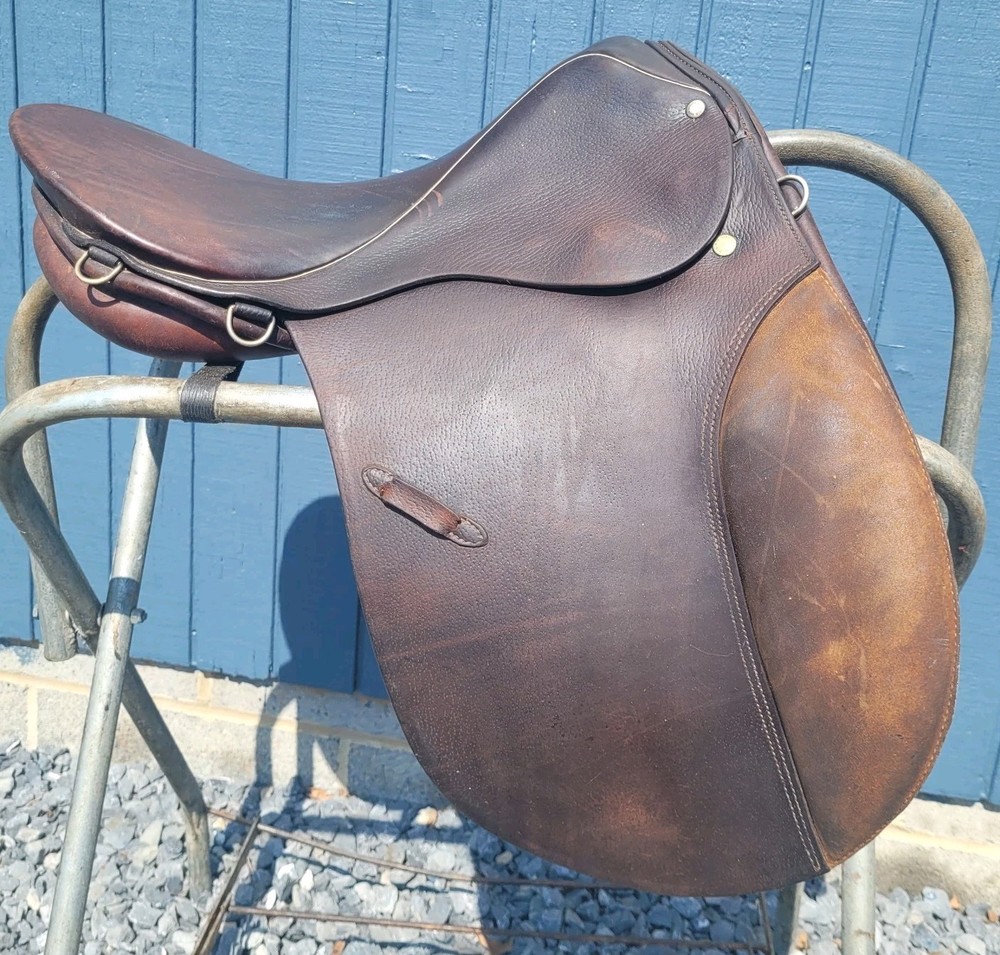 Stubben Dressage Saddle 17"