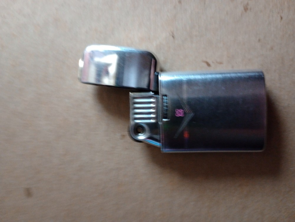 Vintage Ronson Art Deco Varaflame Windlite Lighter