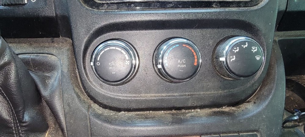 2018 Dodge Promaster 1500 Divider and Racks
