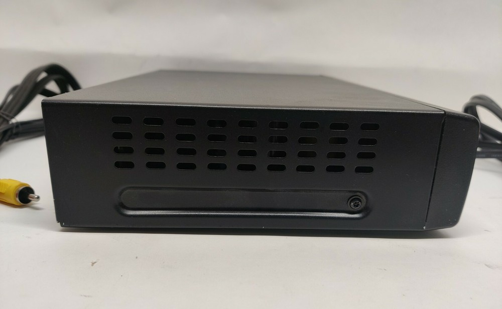 DIRECTV D12-100 No Remote No Access Card