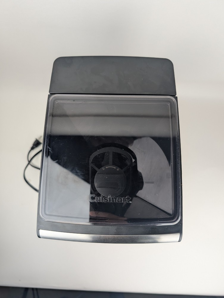 Cuisinart Custom Grind & Brew Single-Cup Coffee Maker DGB-30